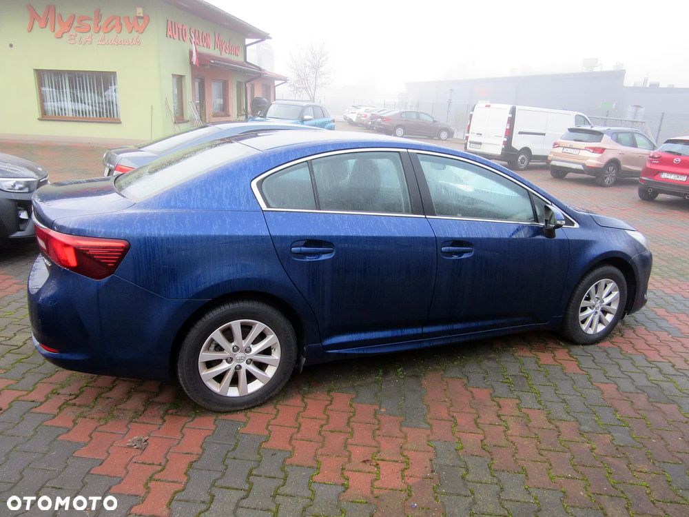 Toyota Avensis 1.6 Premium - 5