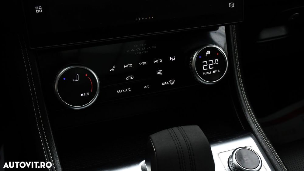 Jaguar F-Pace P400e AWD R-Dynamic HSE - 25