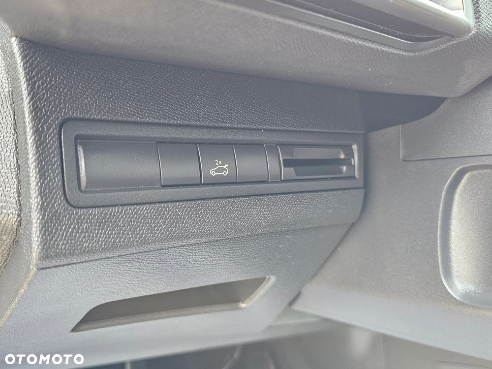 Peugeot 3008 1.5 BlueHDi Allure Pack S&S - 19