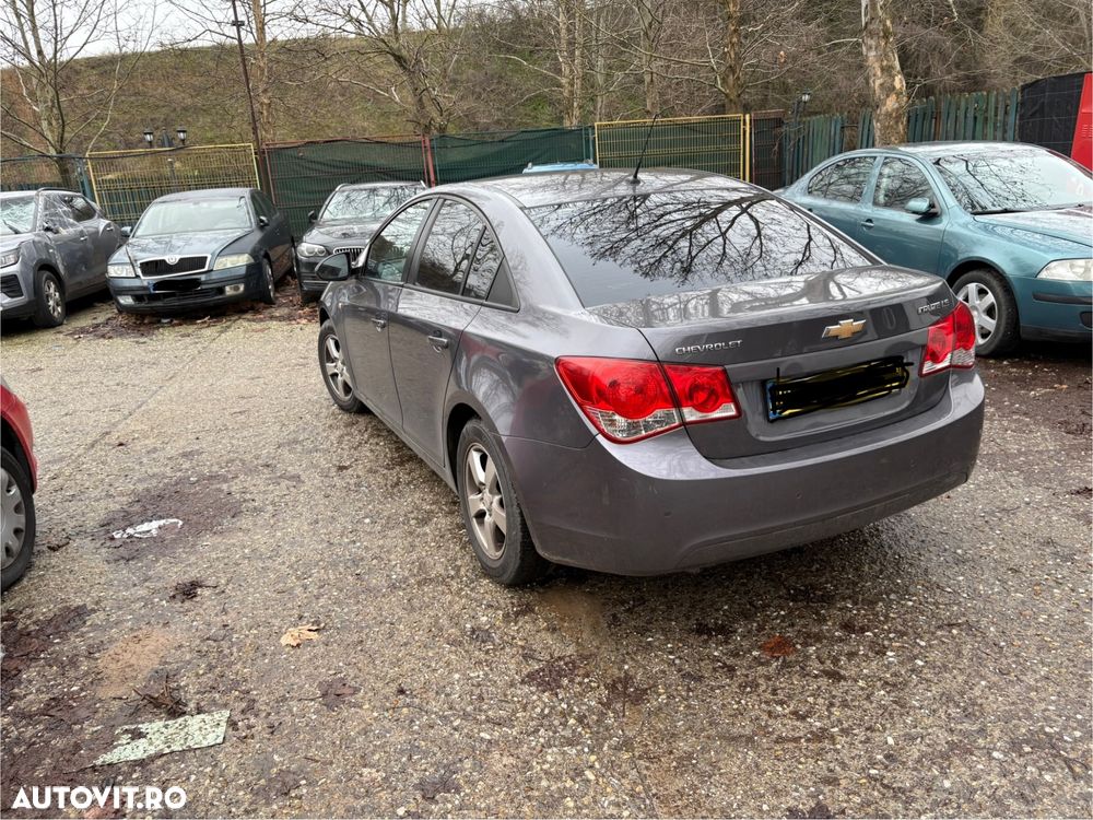 Chevrolet Cruze 1.6 Ecotec LS+ - 8