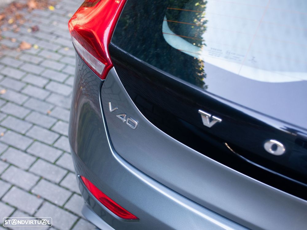 Volvo V40 2.0 D3 R-Design Geartronic - 12