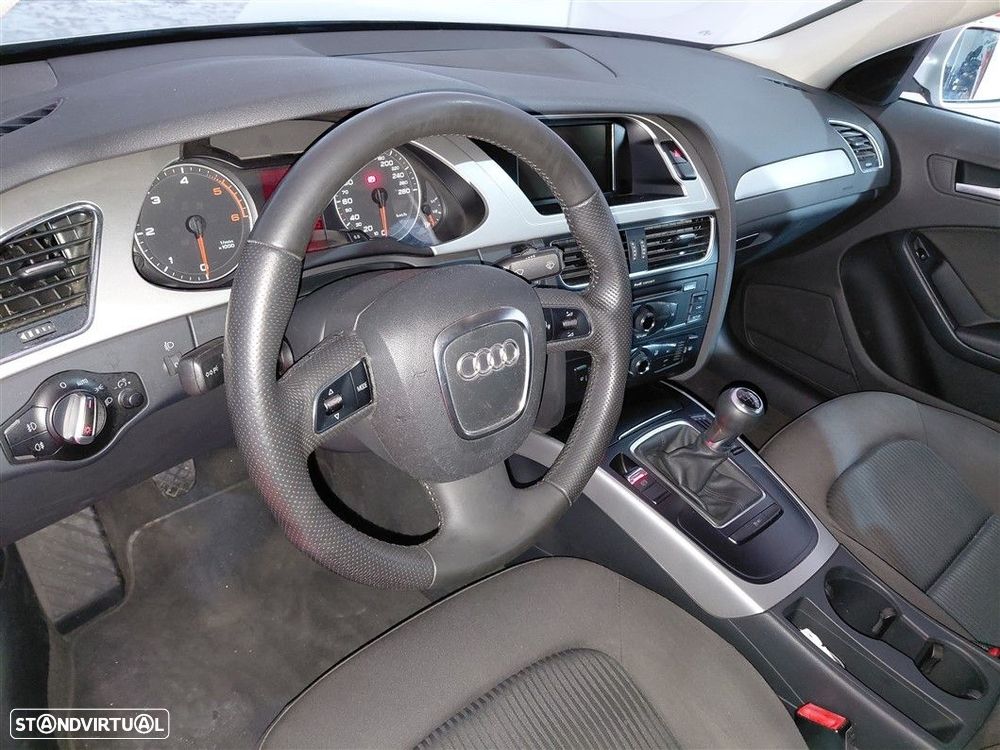 Audi A4 2.0 TDI Advance - 14