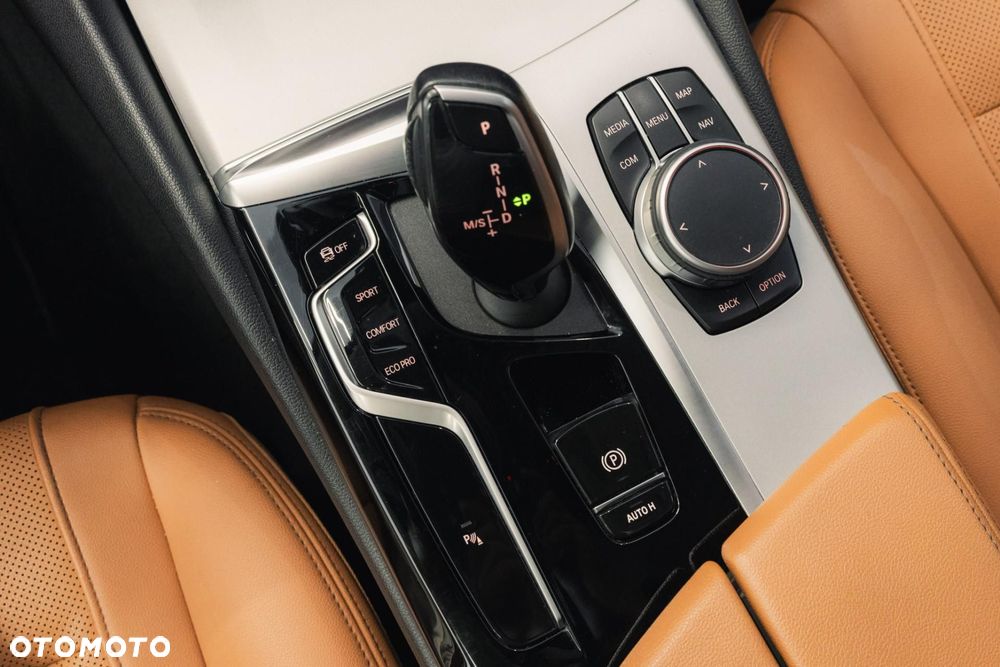 BMW Seria 5 - 22