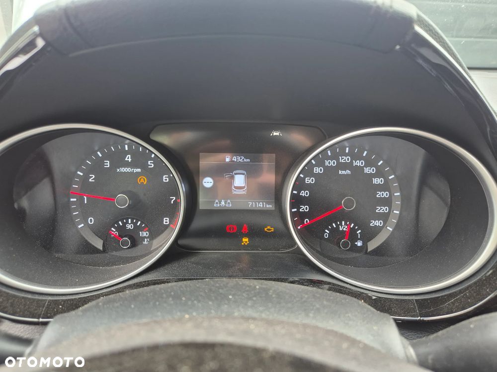 Kia Ceed - 9