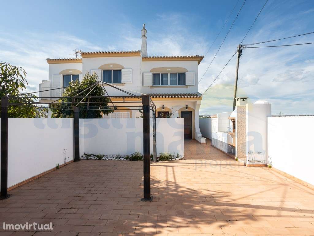 Andar de Moradia T2+1 perto da Praia da Lota, Algarve - Grande imagem: 3/34