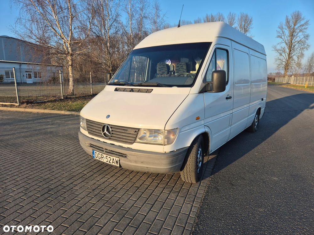 Mercedes-Benz Sprinter - 9