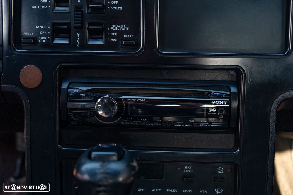 Chevrolet Corvette - 22