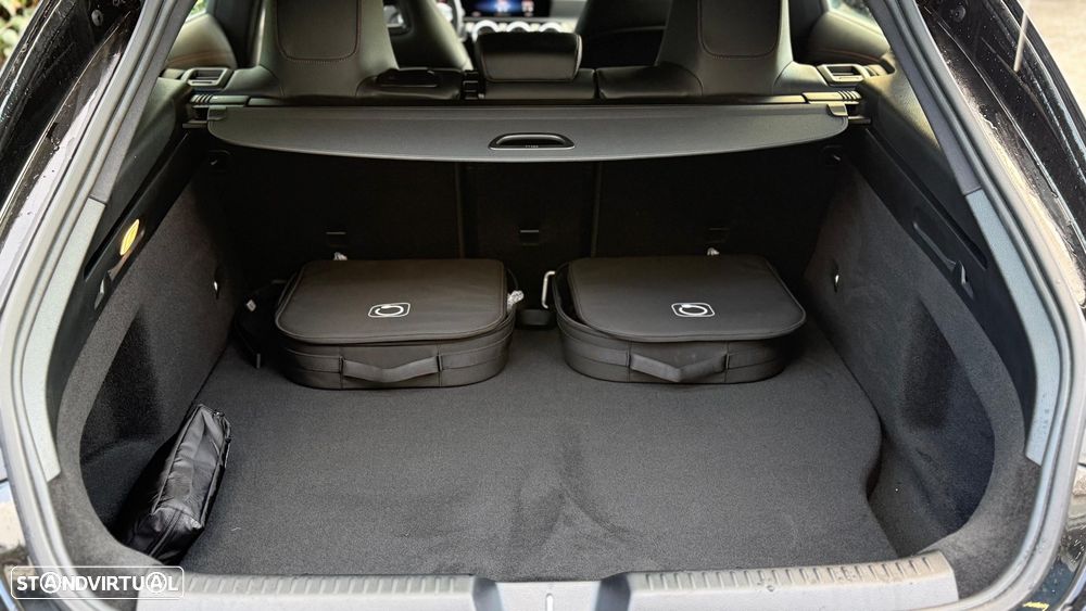 Mercedes-Benz CLA 250 e Shooting Brake AMG Line - 23