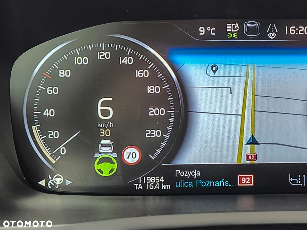 Volvo XC 90 B5 D AWD Momentum - 21