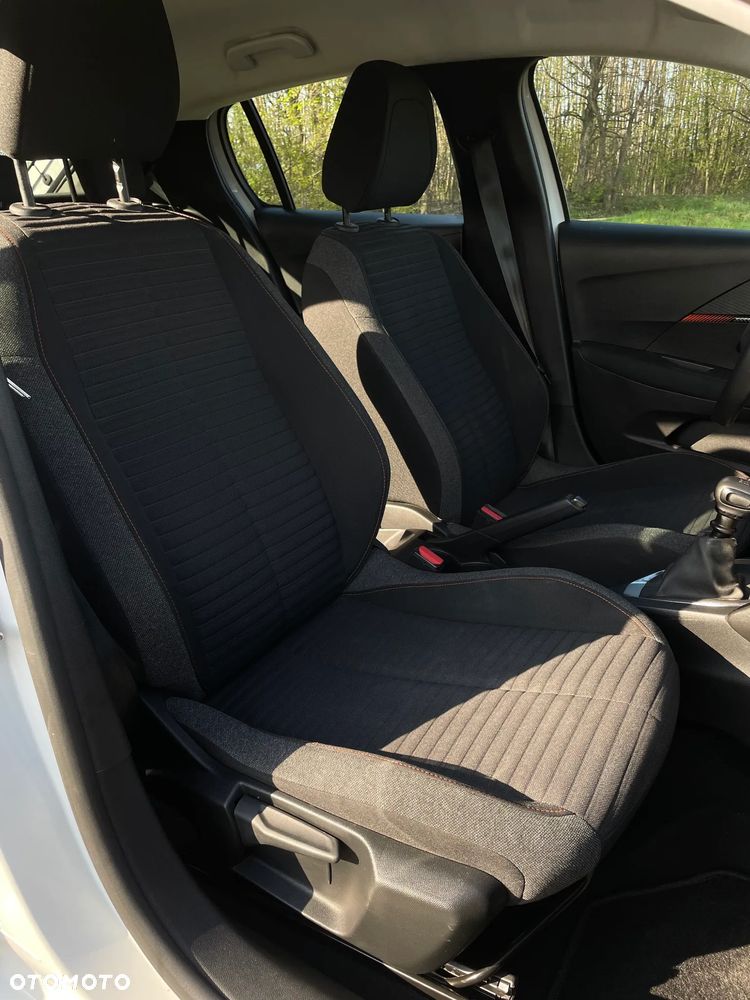 Peugeot 208 - 13