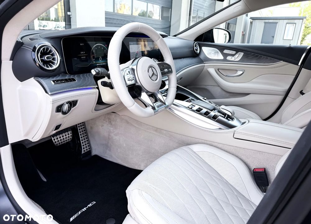 Mercedes-Benz AMG GT 43 4-Matic+ - 29