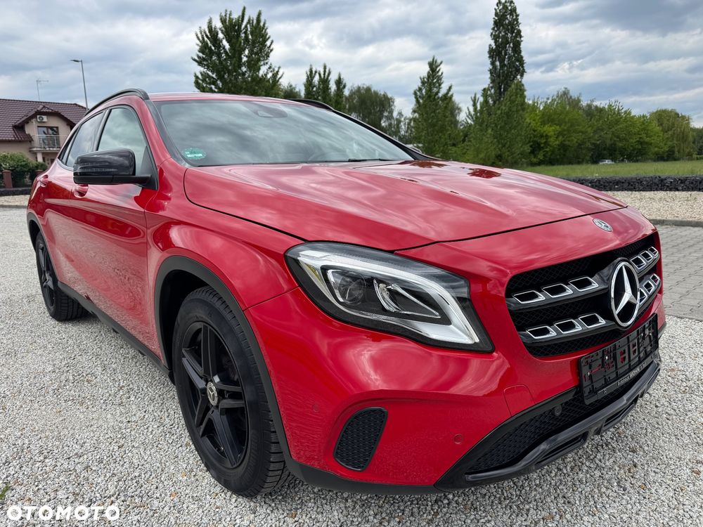 Mercedes-Benz GLA 180 Urban - 3