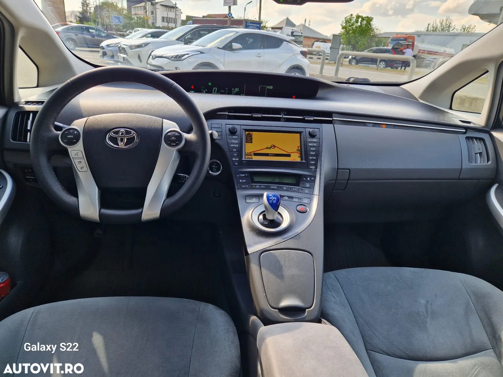 Toyota Prius - 10