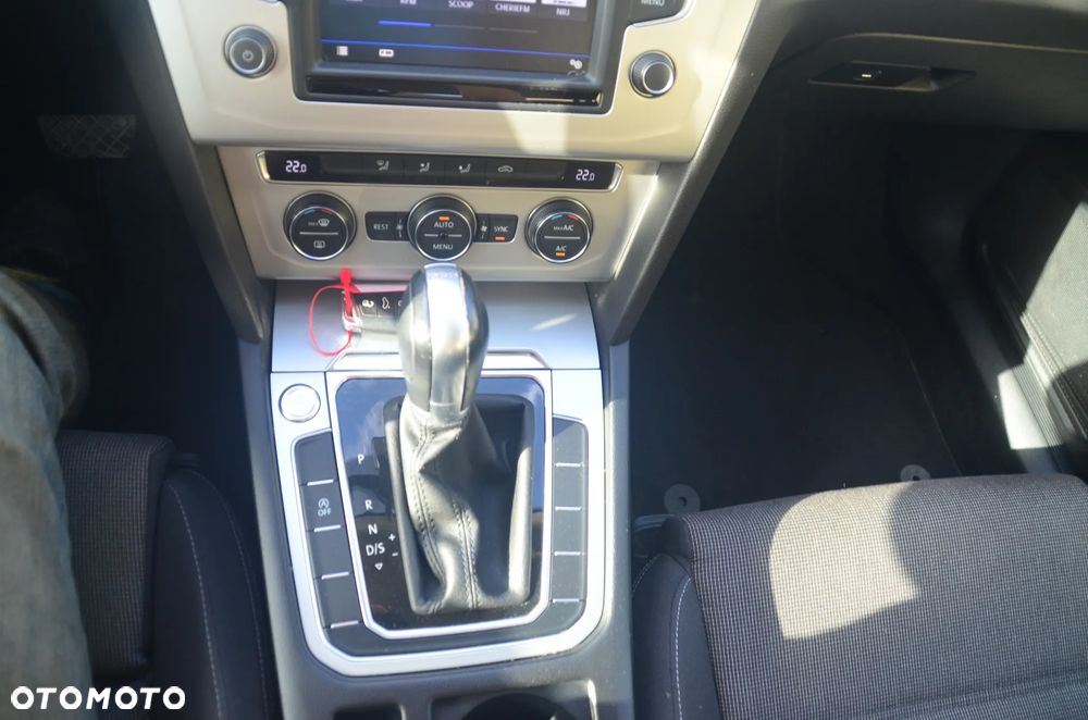 Volkswagen Passat - 18