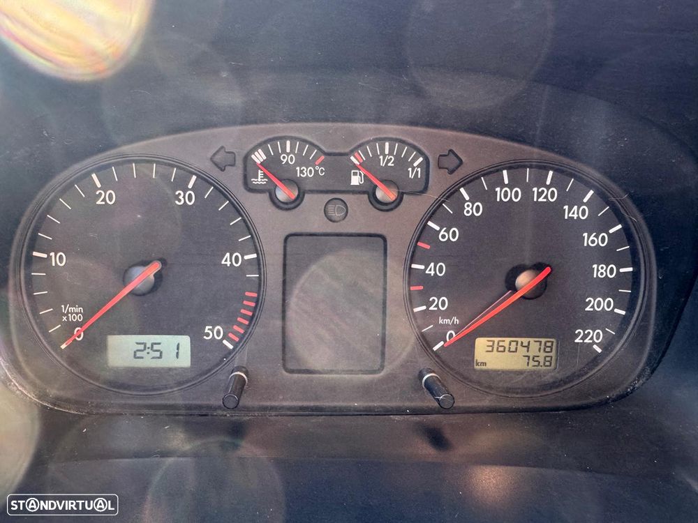 VW Transporter 1.9 TD Kombi - 11