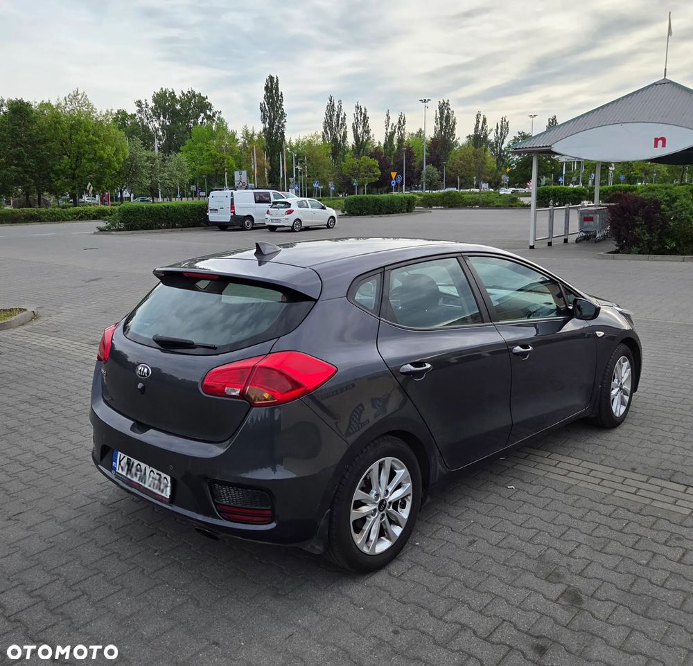 Kia Ceed 1.6 GDI L - 3