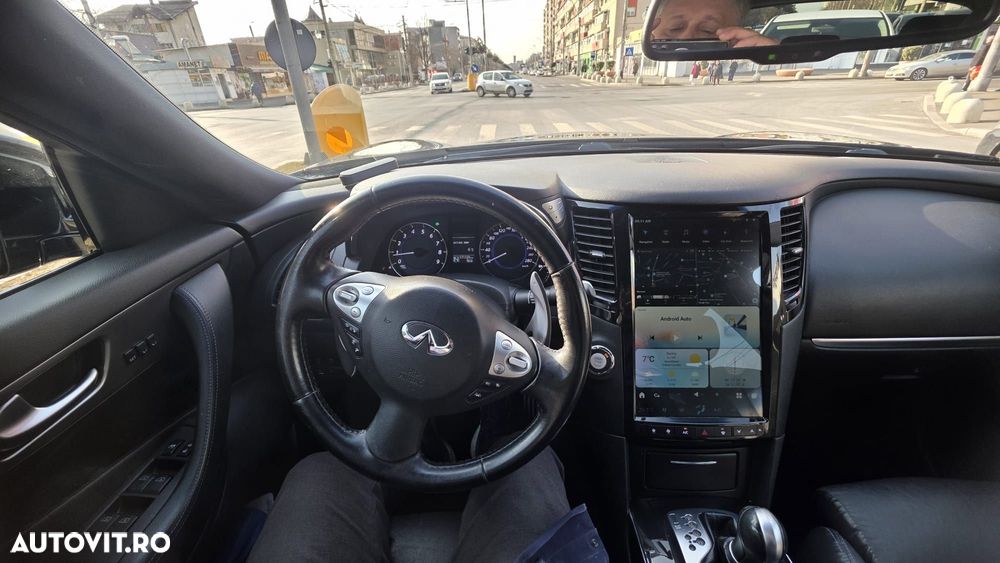 Infiniti QX70 3.7 AWD Aut. S Premium - 4