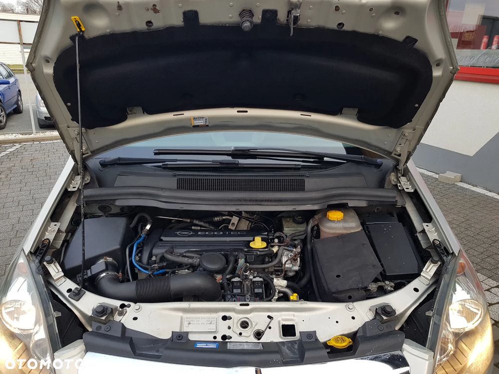 Opel Zafira 2.2 Cosmo - 24