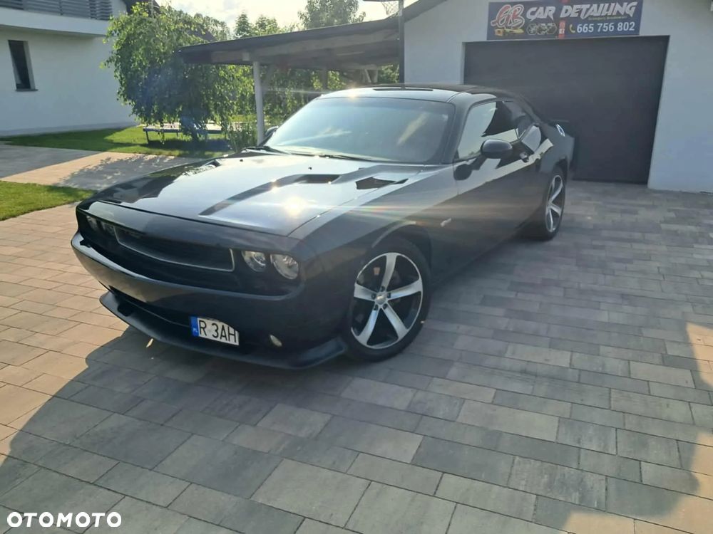 Dodge Challenger - 10