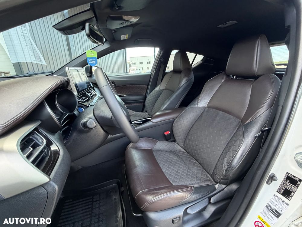 Toyota C-HR Lounge - 11