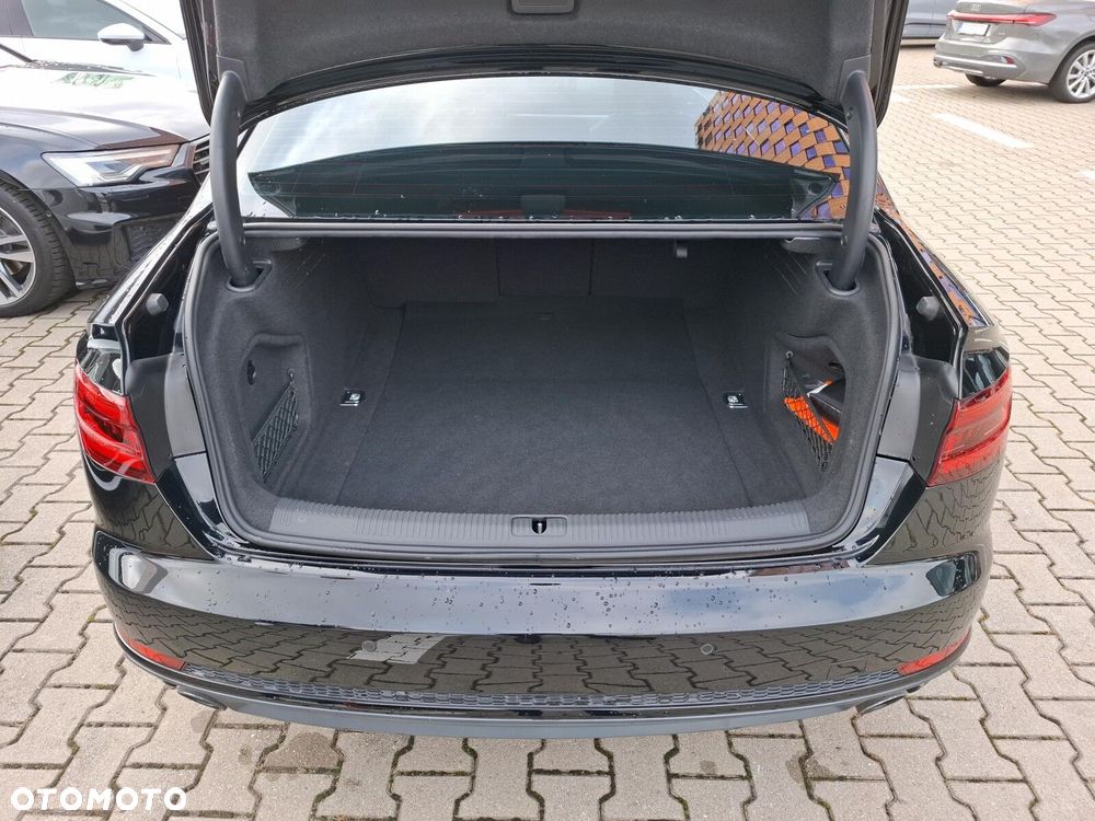 Audi A4 Limousine - 15