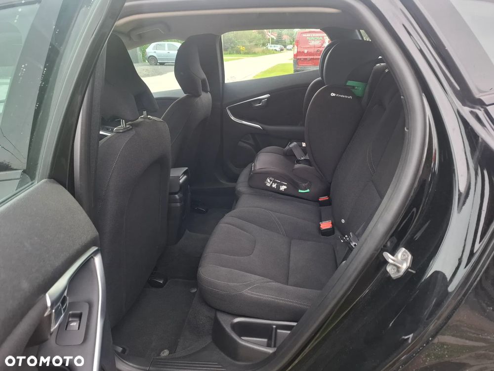 Volvo V40 - 16
