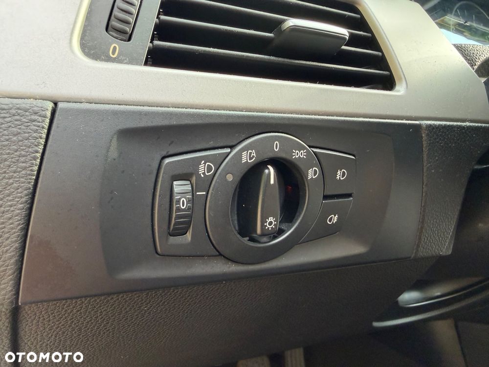 BMW Seria 3 318i Edition Sport - 15