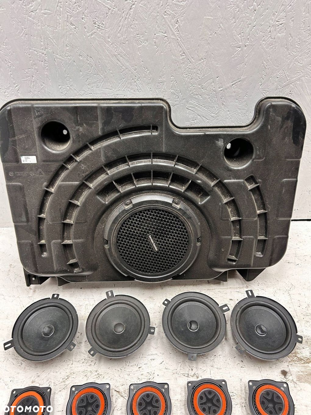 MASERATI LEVANTE GŁOŚNIKI SUBWOOFER HARMAN KARDON - 2