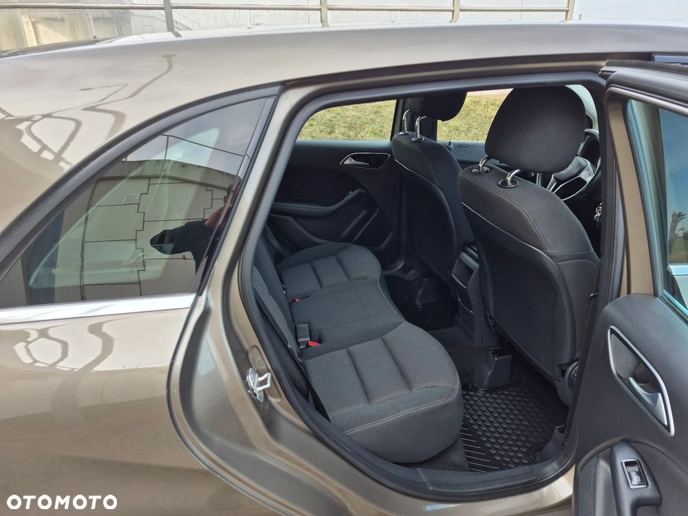 Mercedes-Benz Klasa B 180 (BlueEFFICIENCY) 7G-DCT - 10