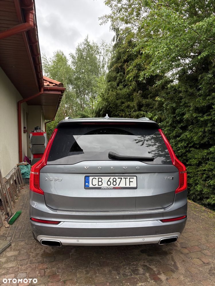 Volvo XC 90 - 1