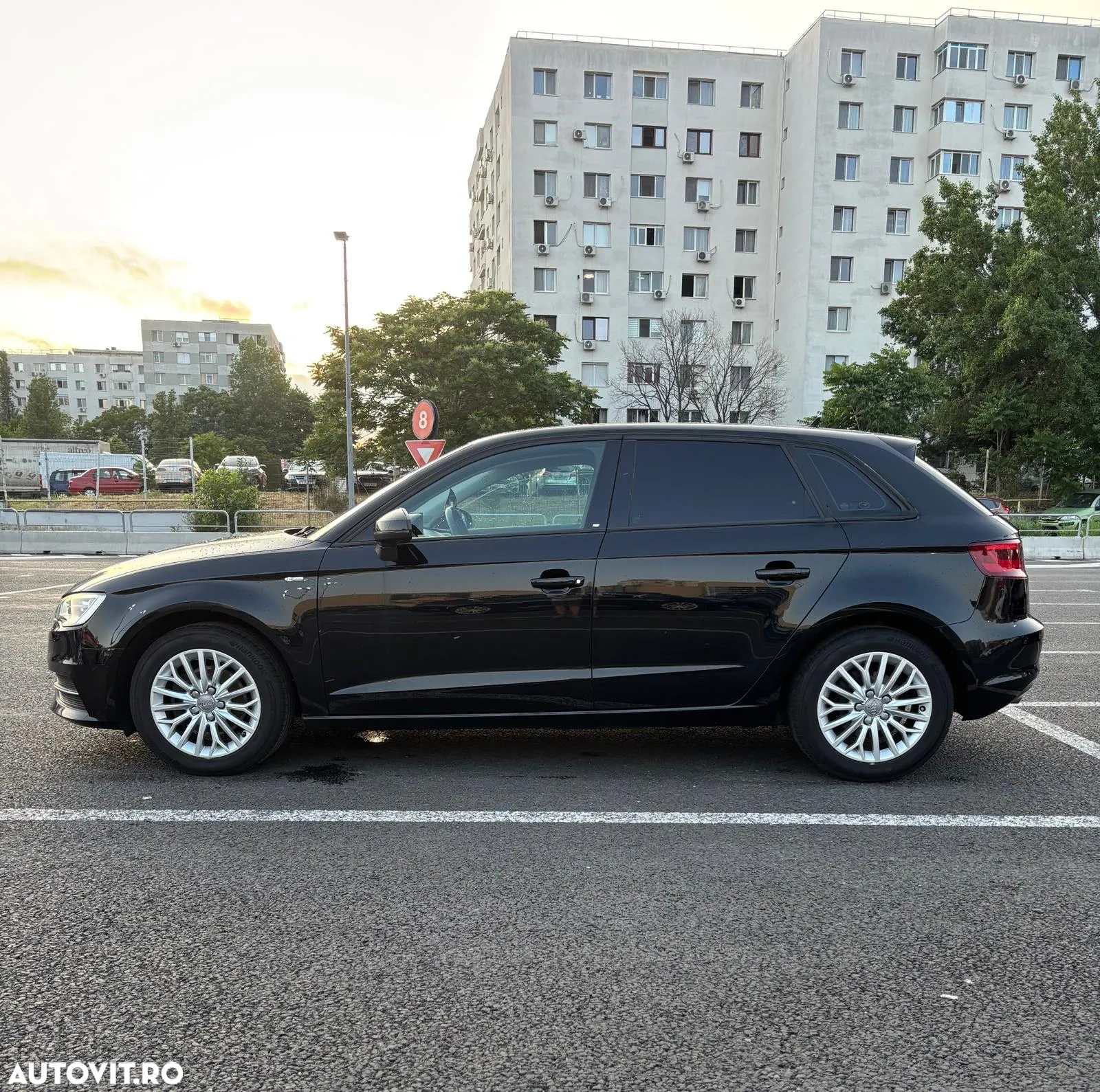 Audi A3 Sportback 1.6 TDI clean Stronic Attraction - 4