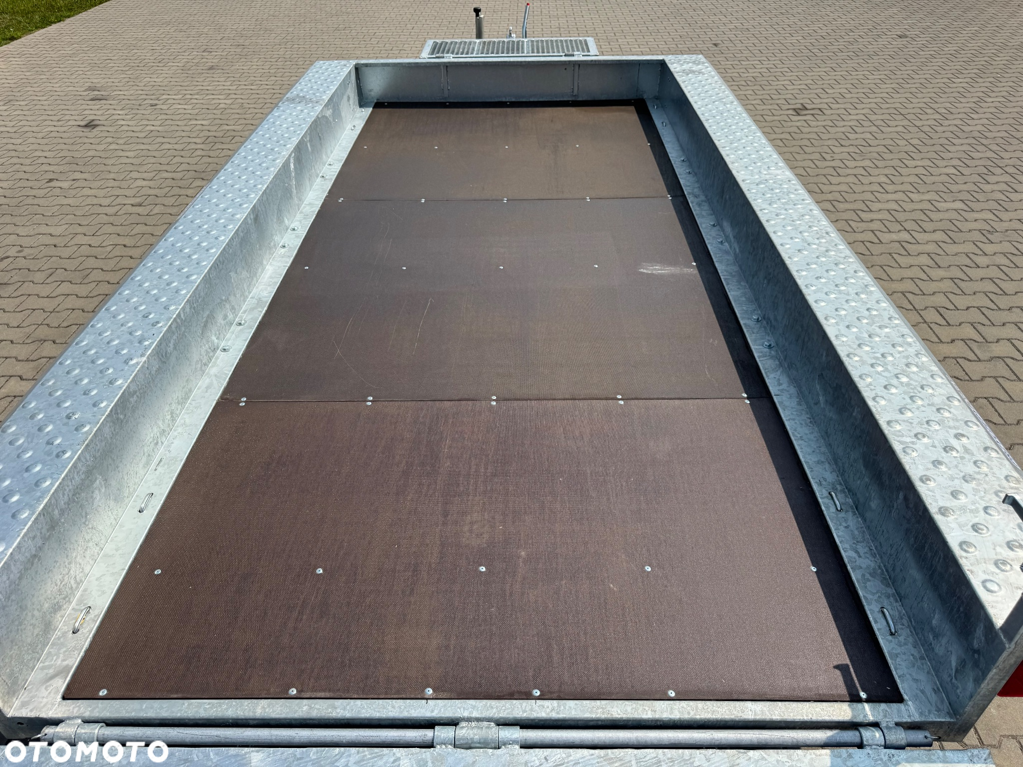 Niewiadów KN401835T - 400 x 185 cm | 2570kg ładowności | trap stalowy | 3-osiowa budowlanka - 24
