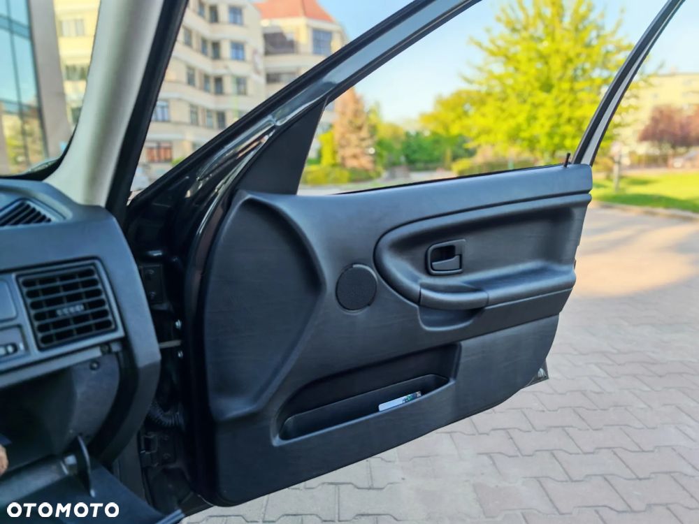 BMW Seria 3 320i - 33