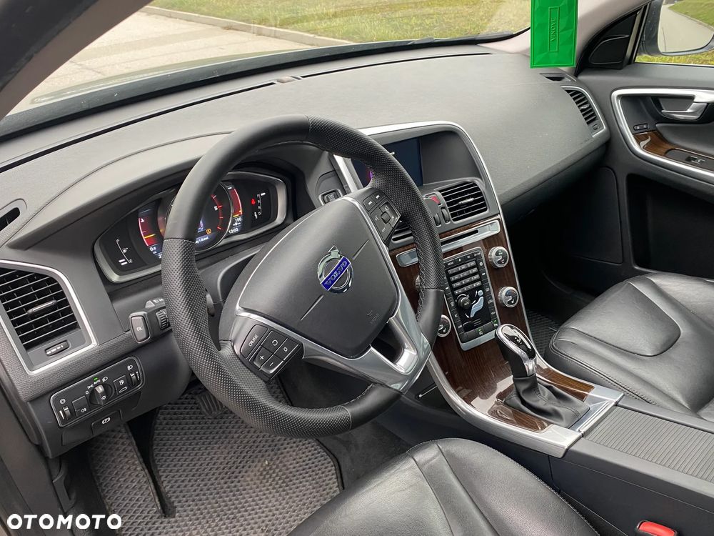 Volvo XC 60 D3 Geartronic Summum - 18