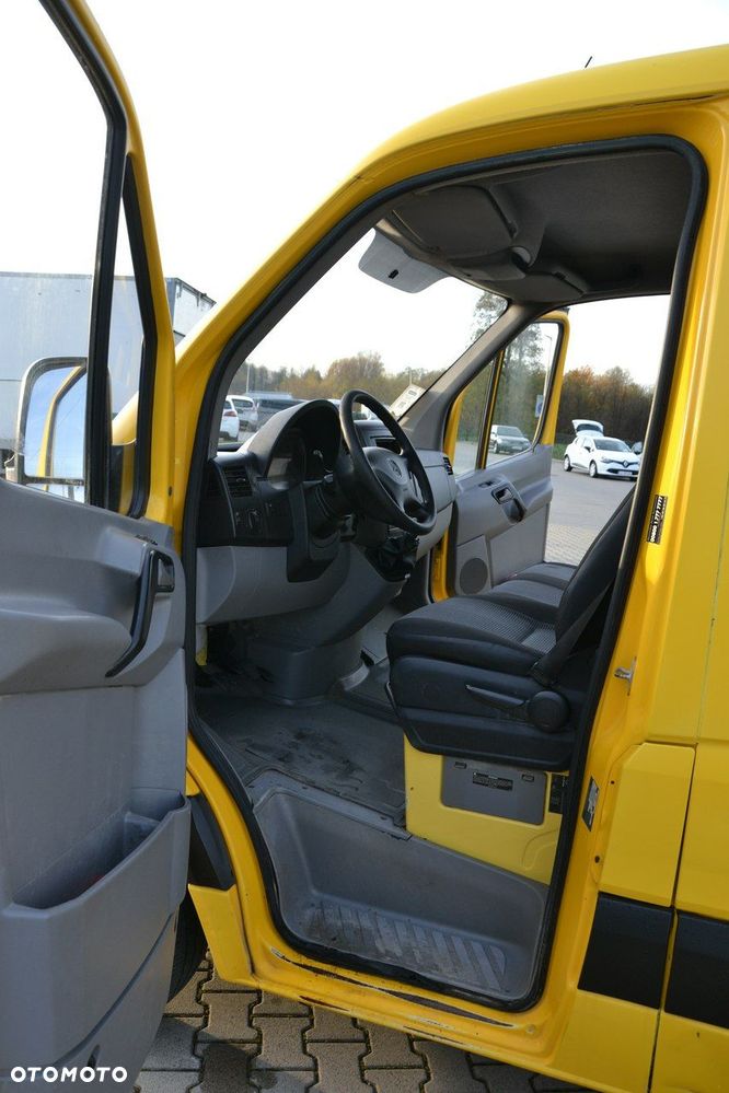 Mercedes-Benz Sprinter - 15
