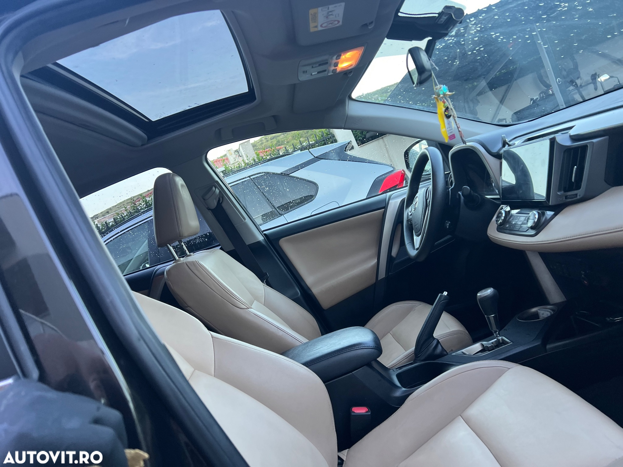 Toyota RAV4 2.2 D-4CAT 4WD Aut Luxury 18" - 4