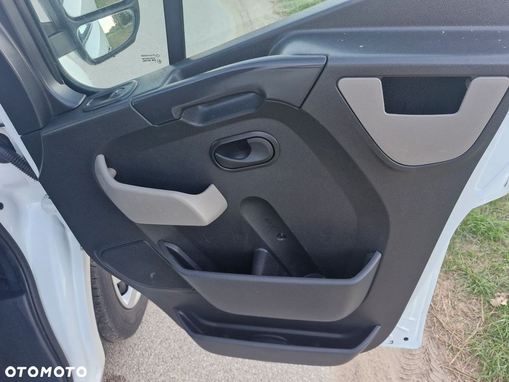 Renault Master - 24