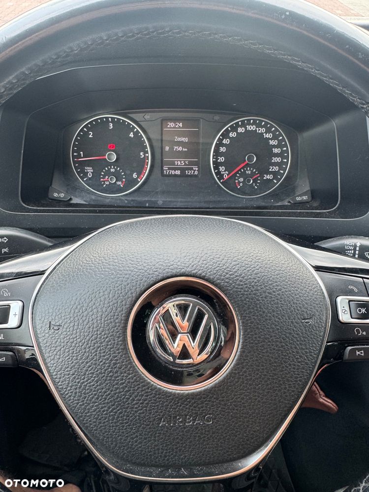 Volkswagen Multivan - 12