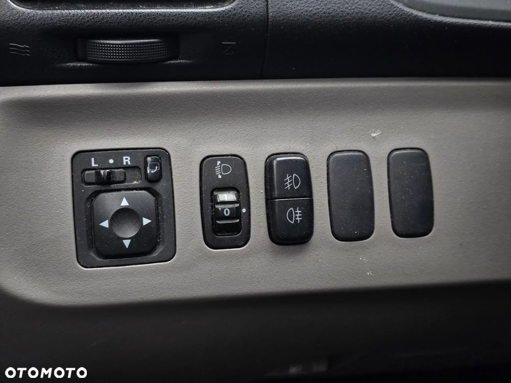 Mitsubishi Grandis 2.0 DI-D 7-Sitzer Intense - 9