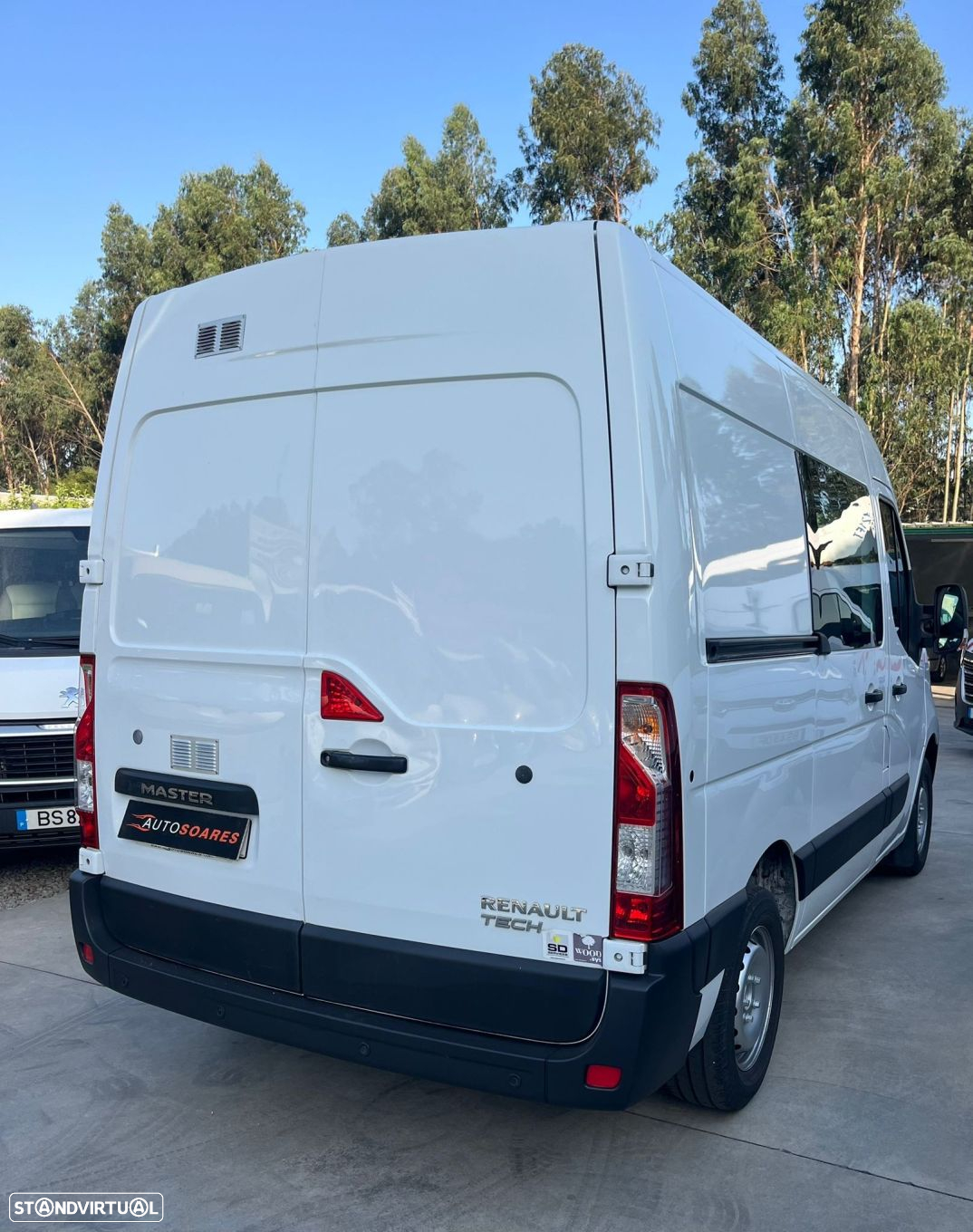 Renault Master 7 lugares C/ 31.000 KM - 7