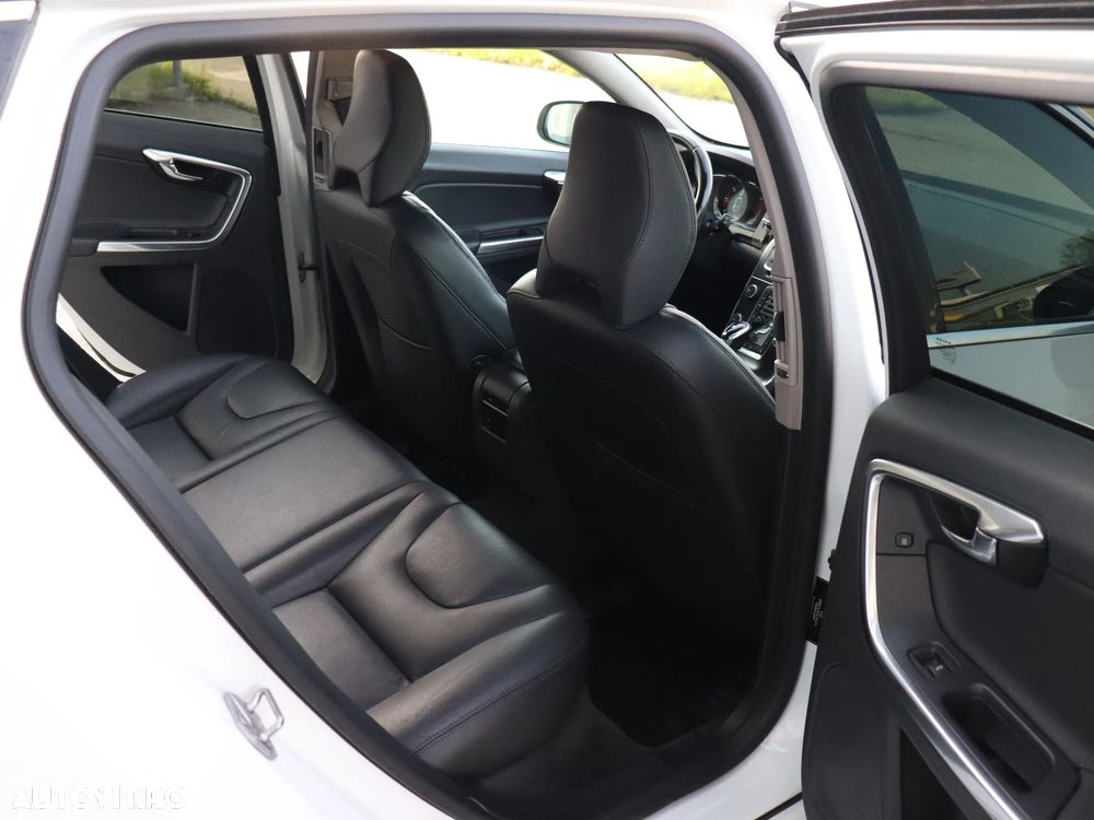 Volvo V60 D4 Geartronic Momentum - 20