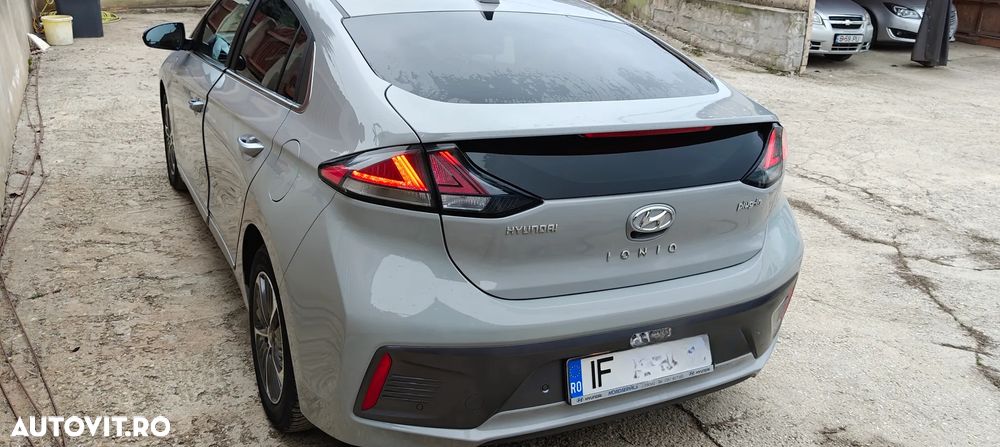 Hyundai IONIQ - 23