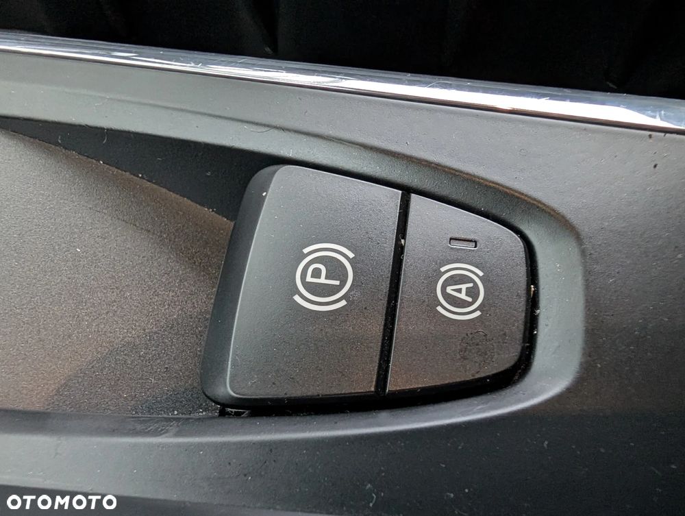 Volvo XC 60 D5 AWD Momentum - 25