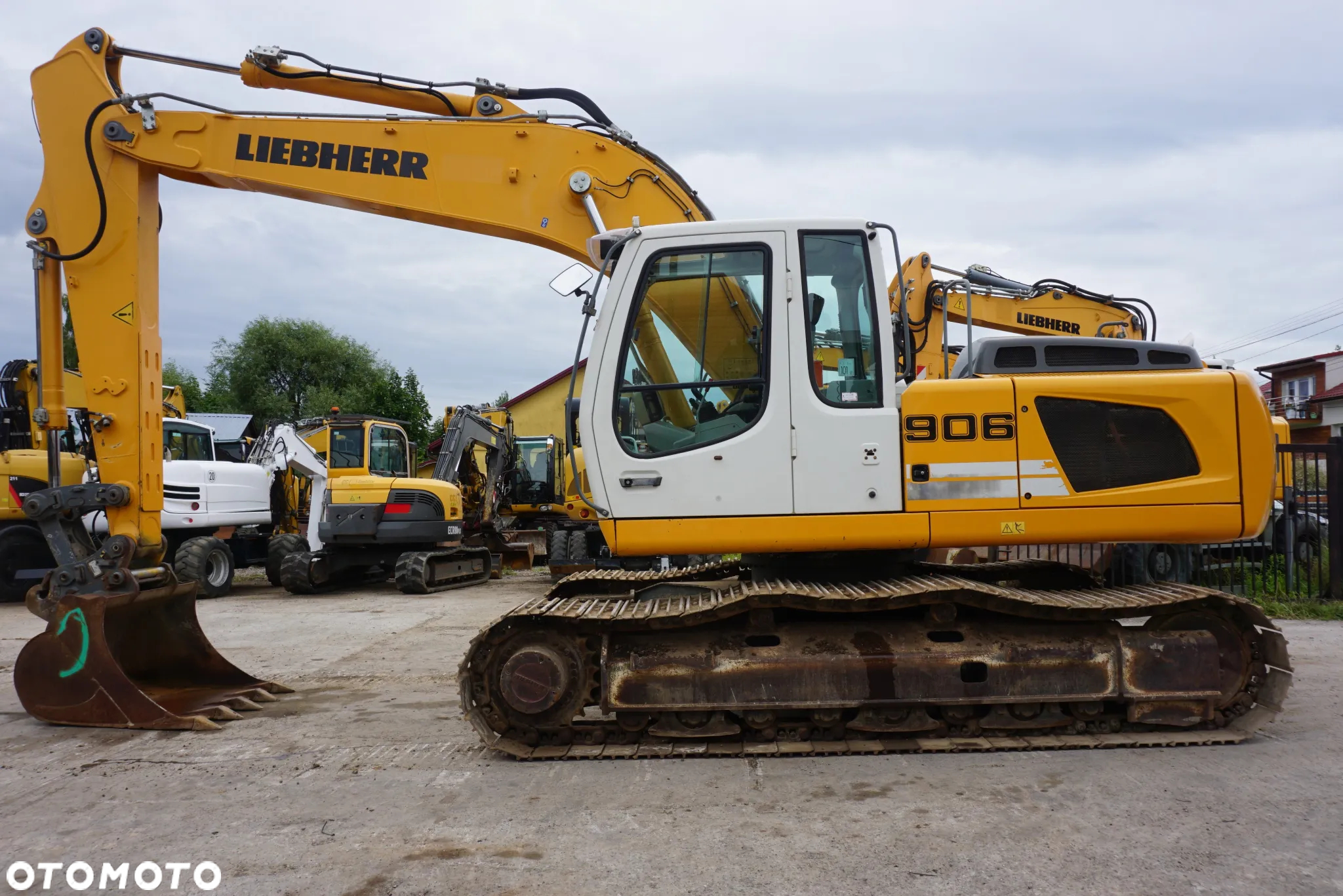 Liebherr R 906 - 6