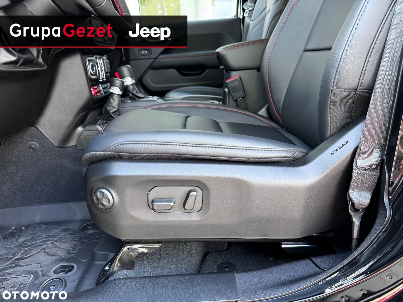 Jeep Wrangler - 12