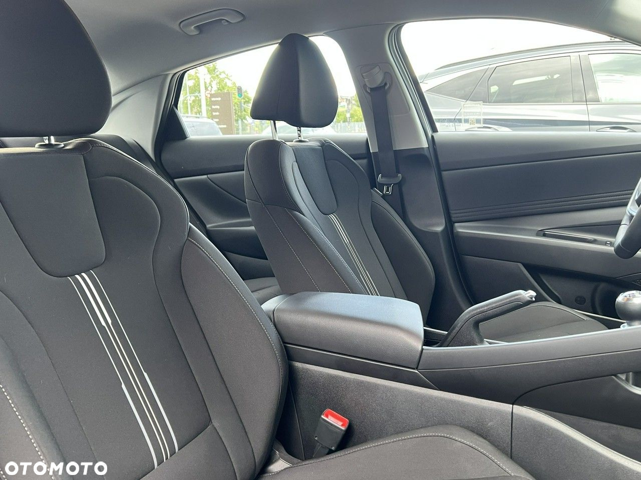 Hyundai Elantra - 11
