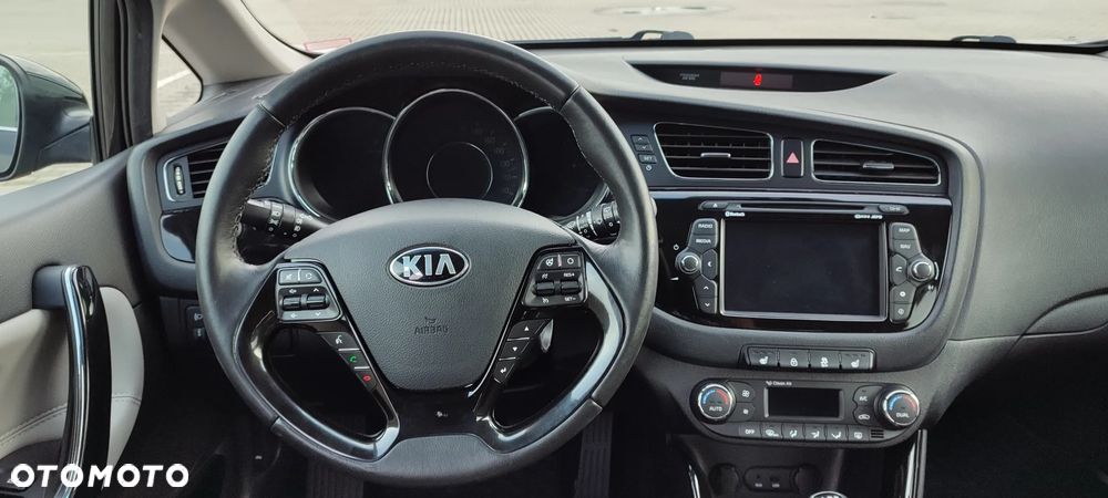 Kia Ceed 1.6 CRDi 136 ISG Dream-Team Edition - 5