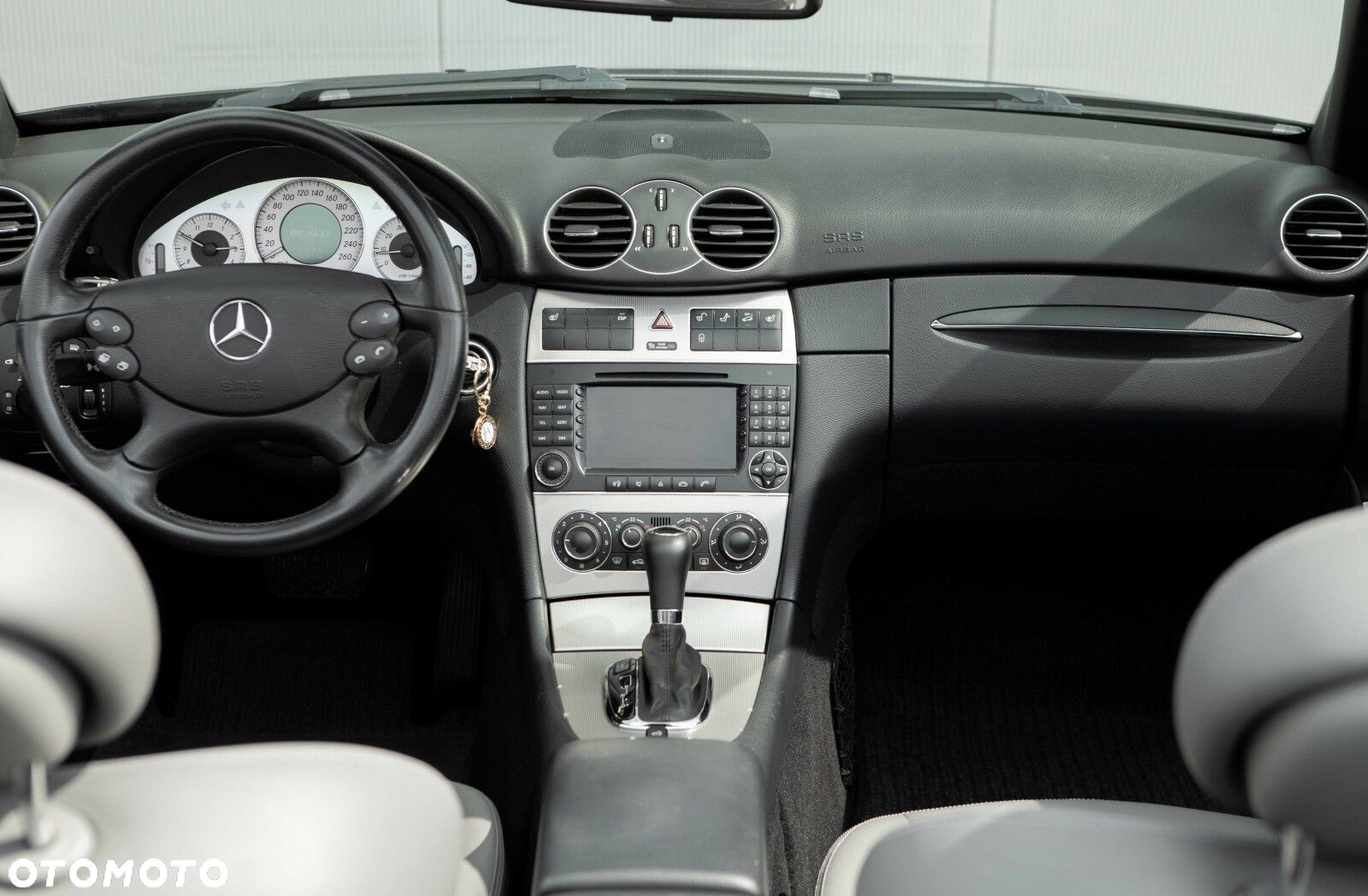 Mercedes-Benz CLK - 24