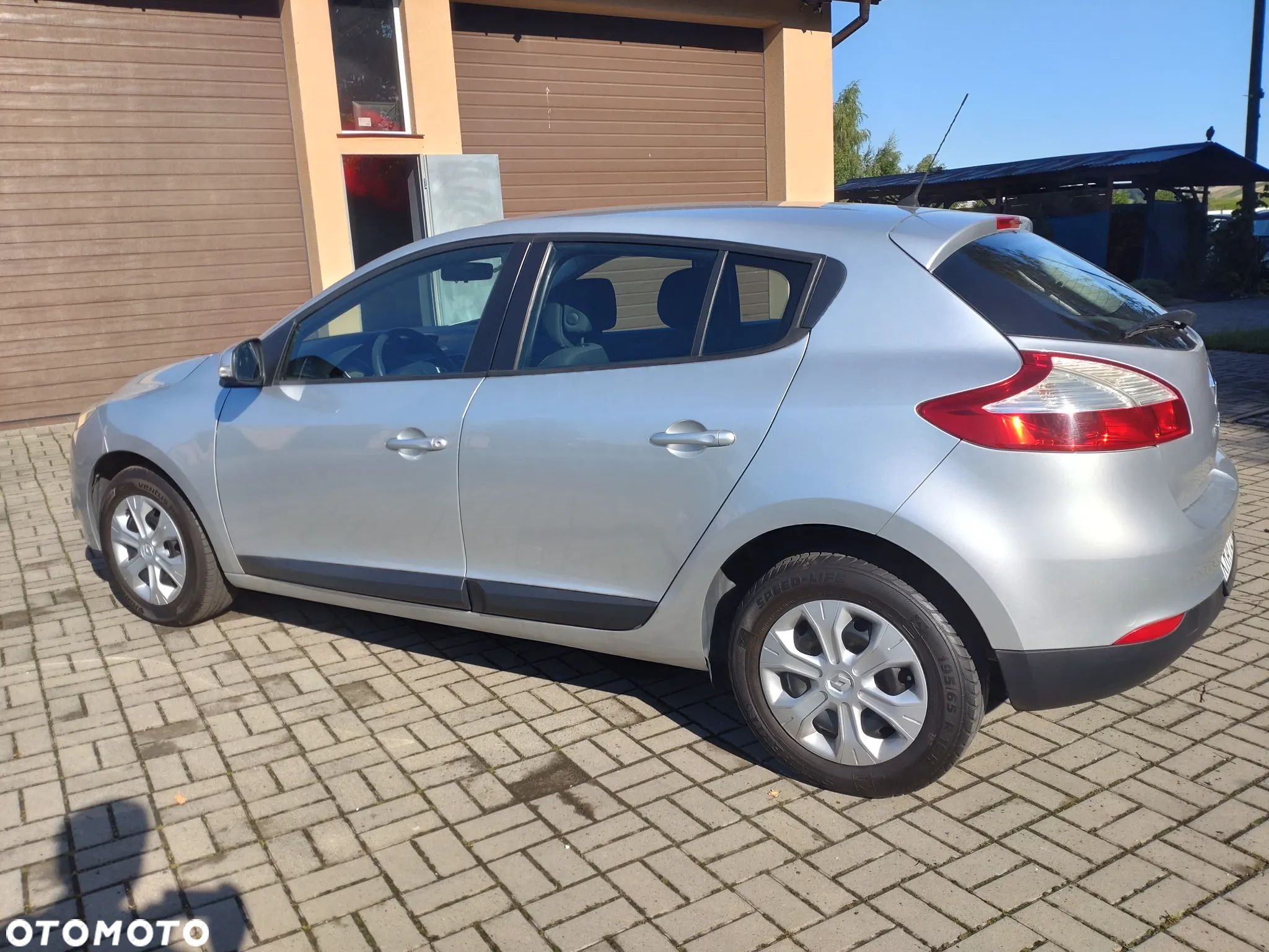Renault Megane 1.6 16V 100 Authentique - 4