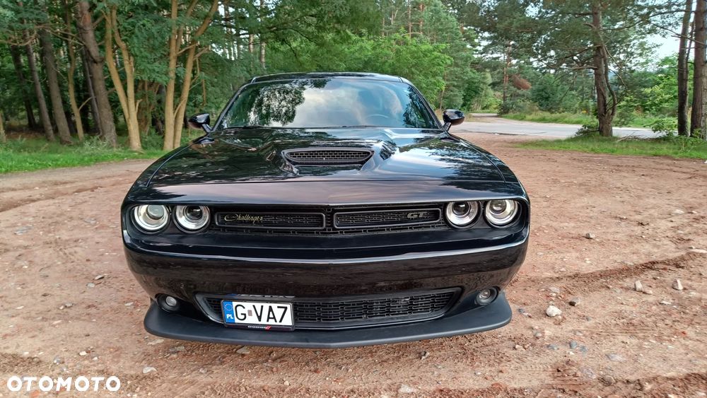Dodge Challenger - 2